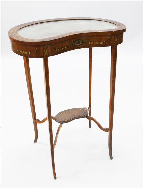 An Edwardian painted satinwood kidney shaped display table, W.2ft D.1ft 3in. H.2ft 6in.